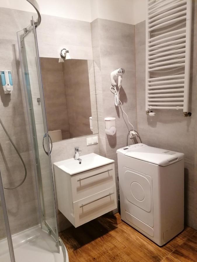 Hostel Tulip - Pokoj 5 Ze Wspolna Lazienka I Kuchnia Szczecin Kültér fotó