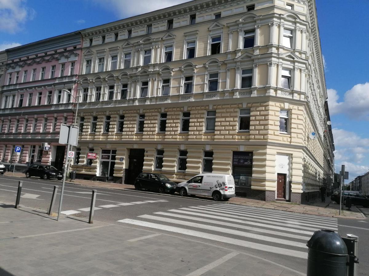 Hostel Tulip - Pokoj 5 Ze Wspolna Lazienka I Kuchnia Szczecin Kültér fotó