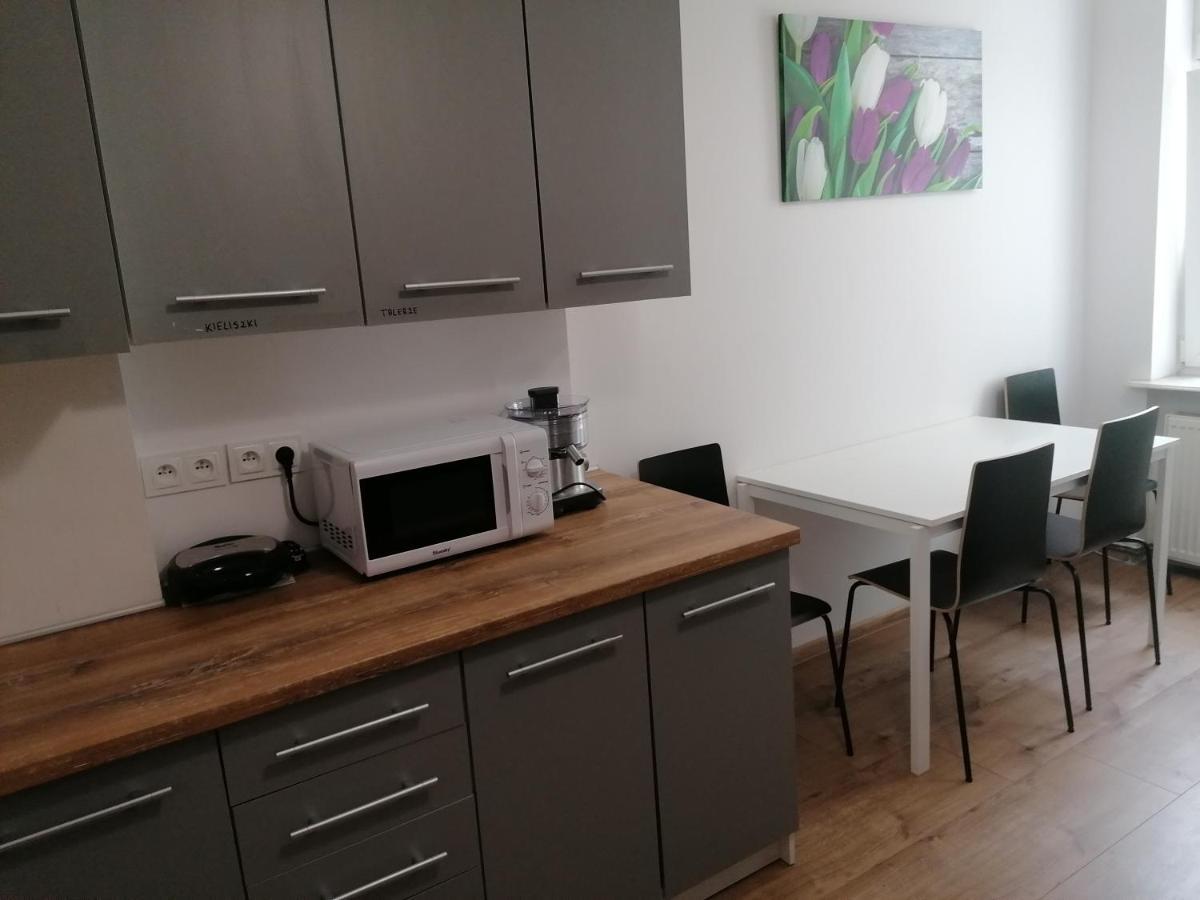 Hostel Tulip - Pokoj 5 Ze Wspolna Lazienka I Kuchnia Szczecin Kültér fotó
