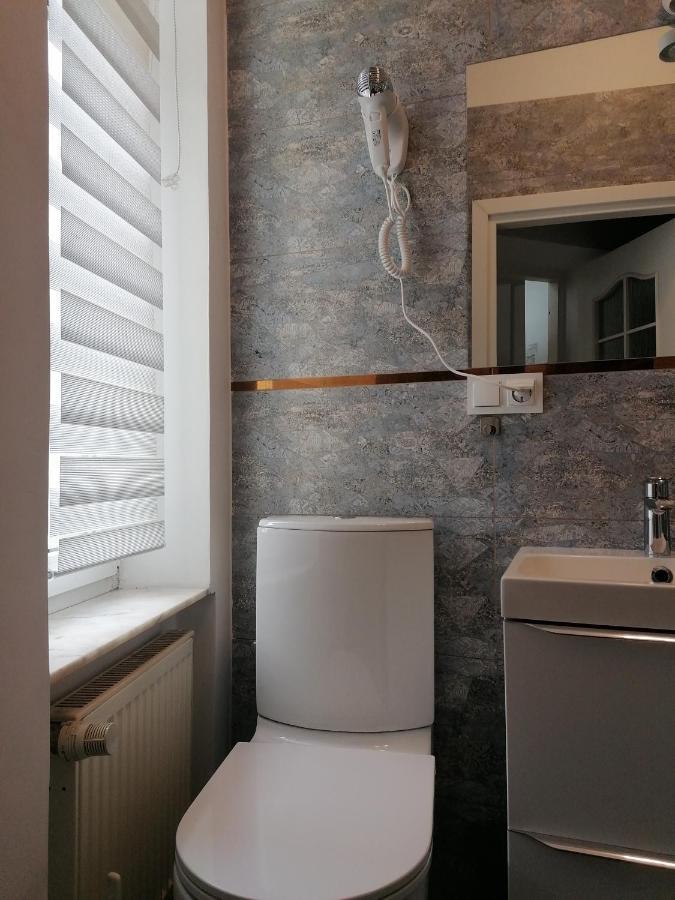 Hostel Tulip - Pokoj 5 Ze Wspolna Lazienka I Kuchnia Szczecin Kültér fotó