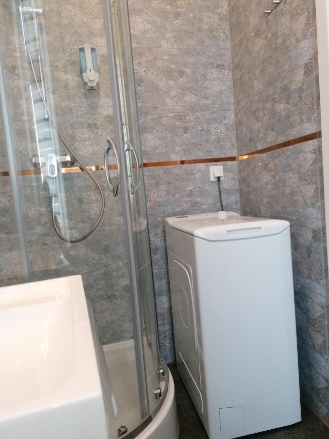 Hostel Tulip - Pokoj 5 Ze Wspolna Lazienka I Kuchnia Szczecin Kültér fotó