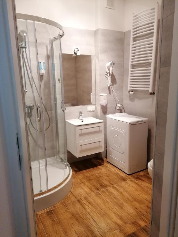 Hostel Tulip - Pokoj 5 Ze Wspolna Lazienka I Kuchnia Szczecin Kültér fotó