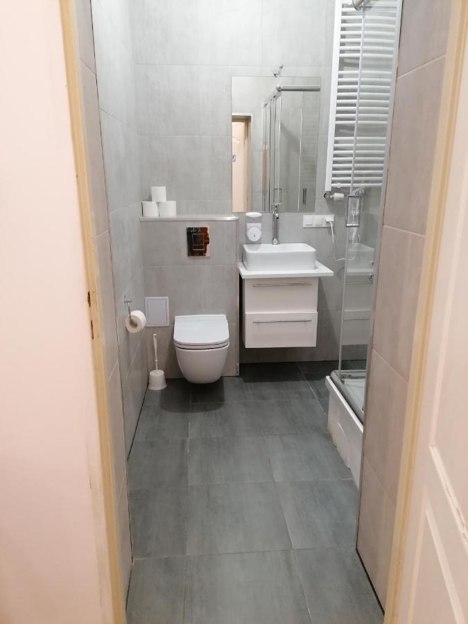 Hostel Tulip - Pokoj 5 Ze Wspolna Lazienka I Kuchnia Szczecin Kültér fotó